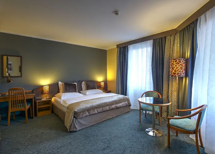 Hotel Plaza Boutique - Czech Leading 4*